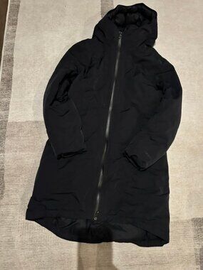 Lululemon Winter/Snow Warrior winter jacket size 4